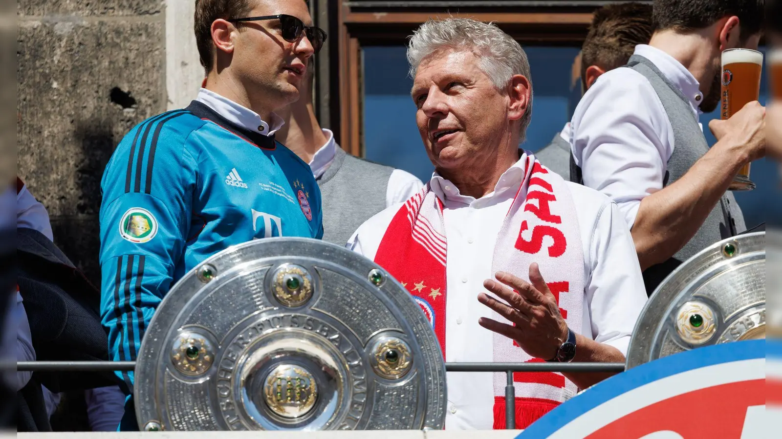 Dieter Reiter (rechts) ist nach eigenen Angaben FC-Bayern-Fan, seit er fünf Jahre alt ist. (Archivbild) (Foto: Matthias Balk/dpa)