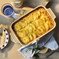 Das Gratin Dauphinois eignet sich als Beilage zu Fleisch, Fisch oder Gemüse sowie als Hauptgericht. (Foto: KMG/die-kartoffel.de/dpa-tmn)