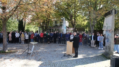 Die Wiedervereinigung Deutschlands bezeichnete OB Thomas Deffner bei der Feierstunde am 3. Oktober an der Riviera als „Geschenk der mutigen Bürger der DDR”. (Foto: Alexander Biernoth)