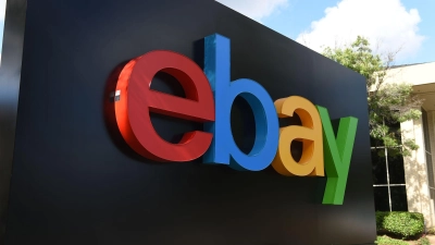 Der Online-Marktplatz eBay lehnt das 55 Milliarden US-Dollar schwere Übernahmeangebot des Videospiele-Händlers Gamestop ab.  (Foto: Andrej Sokolow/dpa)