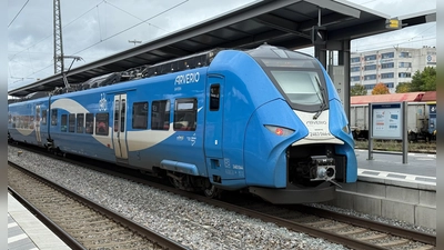 Die Züge auf dem RE80 Würzburg–Treuchtlingen, hier in Ansbach, fahren in den kommenden Wochen nur auf verkürzter Strecke oder gar nicht. (Foto: Manfred Blendinger)