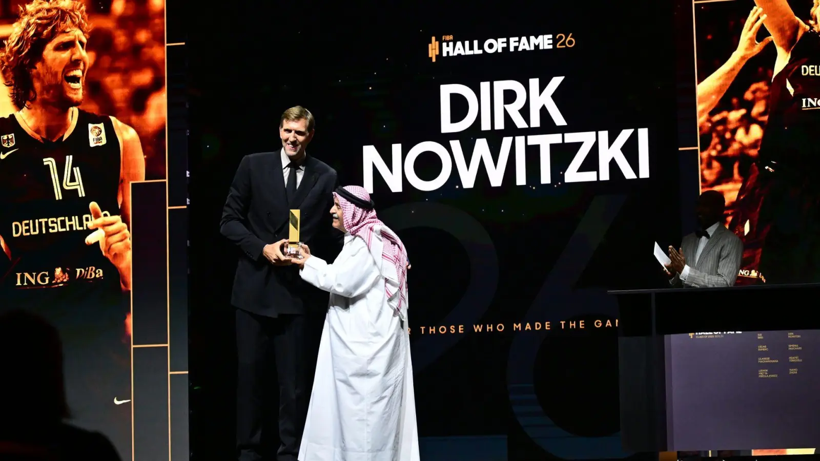 Dirk Nowitzki gehört nun zur Hall of Fame des Basketball-Weltverbandes. (Foto: Sebastian Gollnow/dpa)