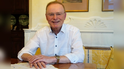 Nach 42 Jahren Stadtratsarbeit war für Dr. Wolfgang Scheurer Schluss. Er ging dankbar und zufrieden. (Foto: Simone Hedler)
