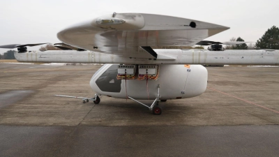 Ein Prototyp des fliegenden Krankenwagens, den das oberbayerische Start-Up ERC System in Kooperation mit der Luftrettung DRF entwickelt. (Foto: Ehsan Monajati/dpa)