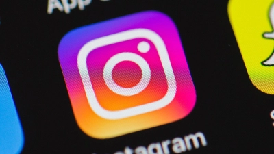 Um sich vor Hass-Botschaften zu schützen, können Instagram-Nutzer nun unerwünschte Direktnachrichten nach Stichworten aussortieren lassen. (Foto: picture alliance / dpa)