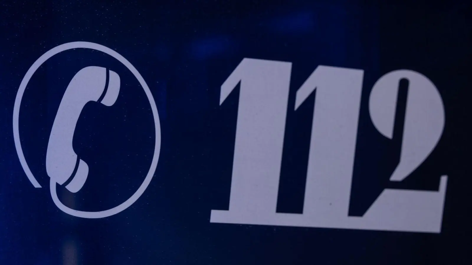 Die beiden schwer verletzten Fahrerinnen wurden in Krankenhäuser gebracht. (Symbolbild) (Foto: Hannes P Albert/dpa)