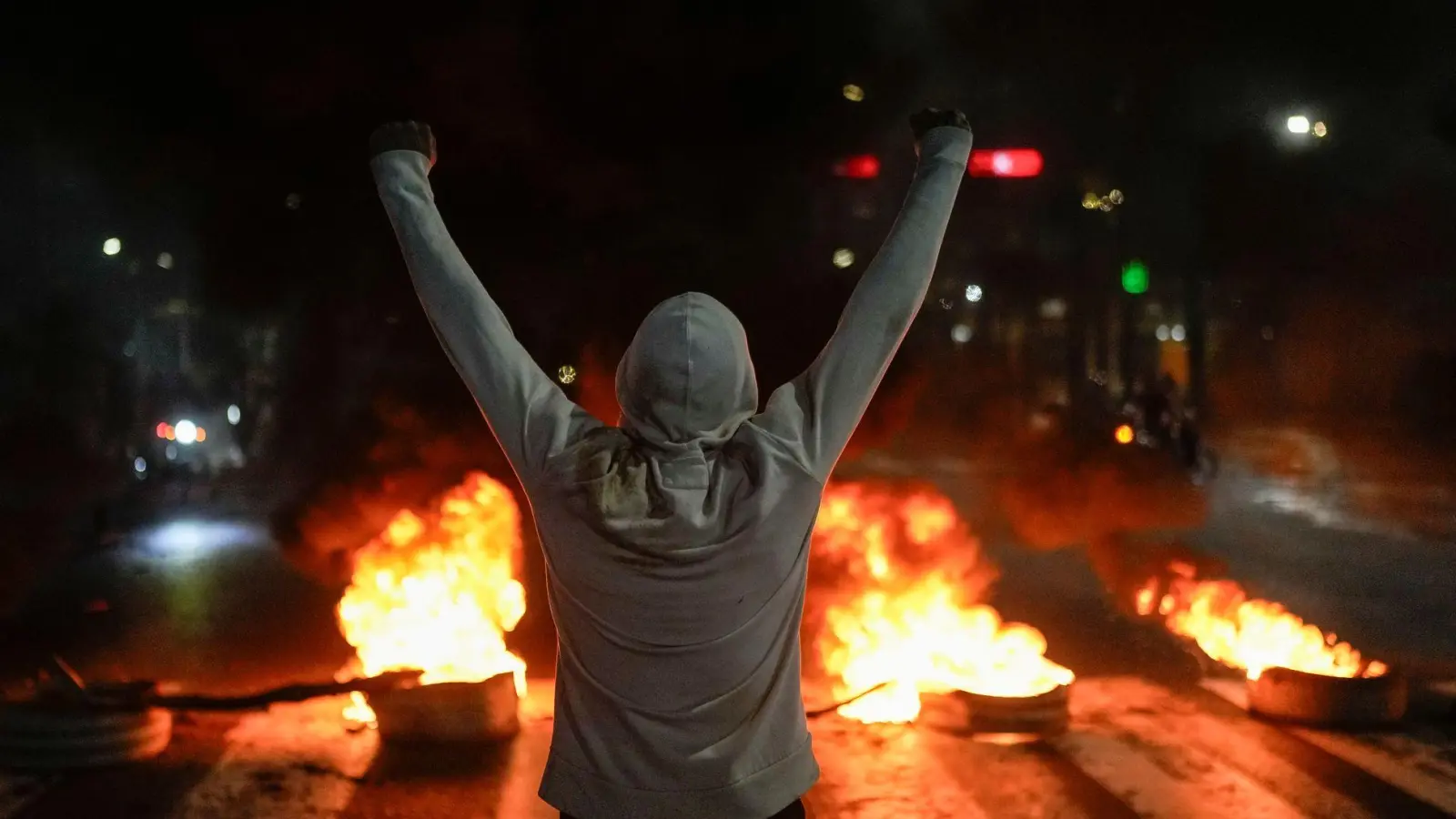 Nach der umstrittenen Präsidentenwahl in Venezuela gehen viele Menschen auf die Straße. (Foto: Matias Delacroix/AP)