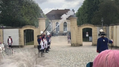 Lautstarke Begrüßung durch die markgräfliche Infanterie. (Foto: Florian Pöhlmann)