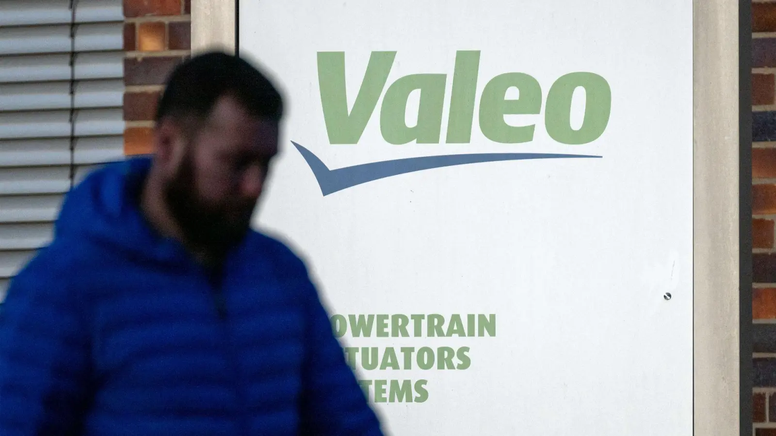 Der Automobilzulieferer Valeo baut an mehreren Standorten Stellen ab. (Foto: Pia Bayer/dpa)