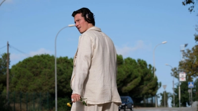 Callum Turner spielt Ed.  (Foto: John Hoade/MUBI/dpa)