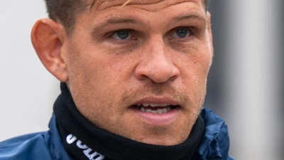 Florian Niederlechner ist wieder einsatzfähig. (Archivbild) (Foto: Peter Kneffel/dpa)