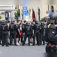 Am Samstag soll es in mehreren bayerischen Städten zu Protesten der Gen Z kommen. (Symbolbild) (Foto: Felix Hörhager/dpa)