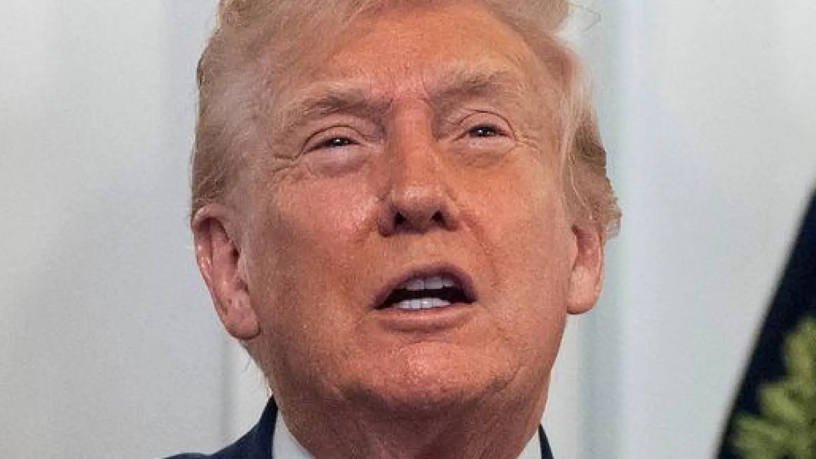 Eine Nationalgardistin ist laut US-Präsident Donald Trump ihren Verletzungen erlegen. (Foto: Alex Brandon/AP/dpa)