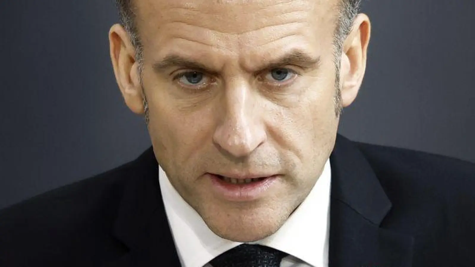 Frankreich wird die Zahl seiner Atomsprengköpfe erhöhen. (Foto: Yoan Valat/Pool EPA/AP/dpa)