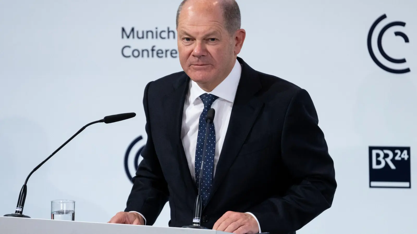 Bundeskanzler Olaf Scholz spricht auf der Münchner Sicherheitskonferenz. (Foto: Sven Hoppe/dpa)