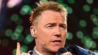 Ronan Keating sang bei „The Masked Singer“ einen eigenen Song. (Foto: Willi Weber/Joyn/dpa)
