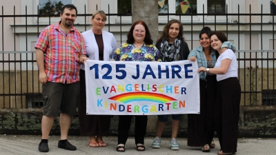 Der Großteil des pädagogischen Teams aus dem Kindergarten Türkenstraße (von links): Patrick Schäfer, Elvira Terre, Leitung Ursula Berger, Paulina Reichelt, stellvertretende Leiterin Lisa Wittmann und Zuhra Lugonja. (Foto: Constantin Prosch)