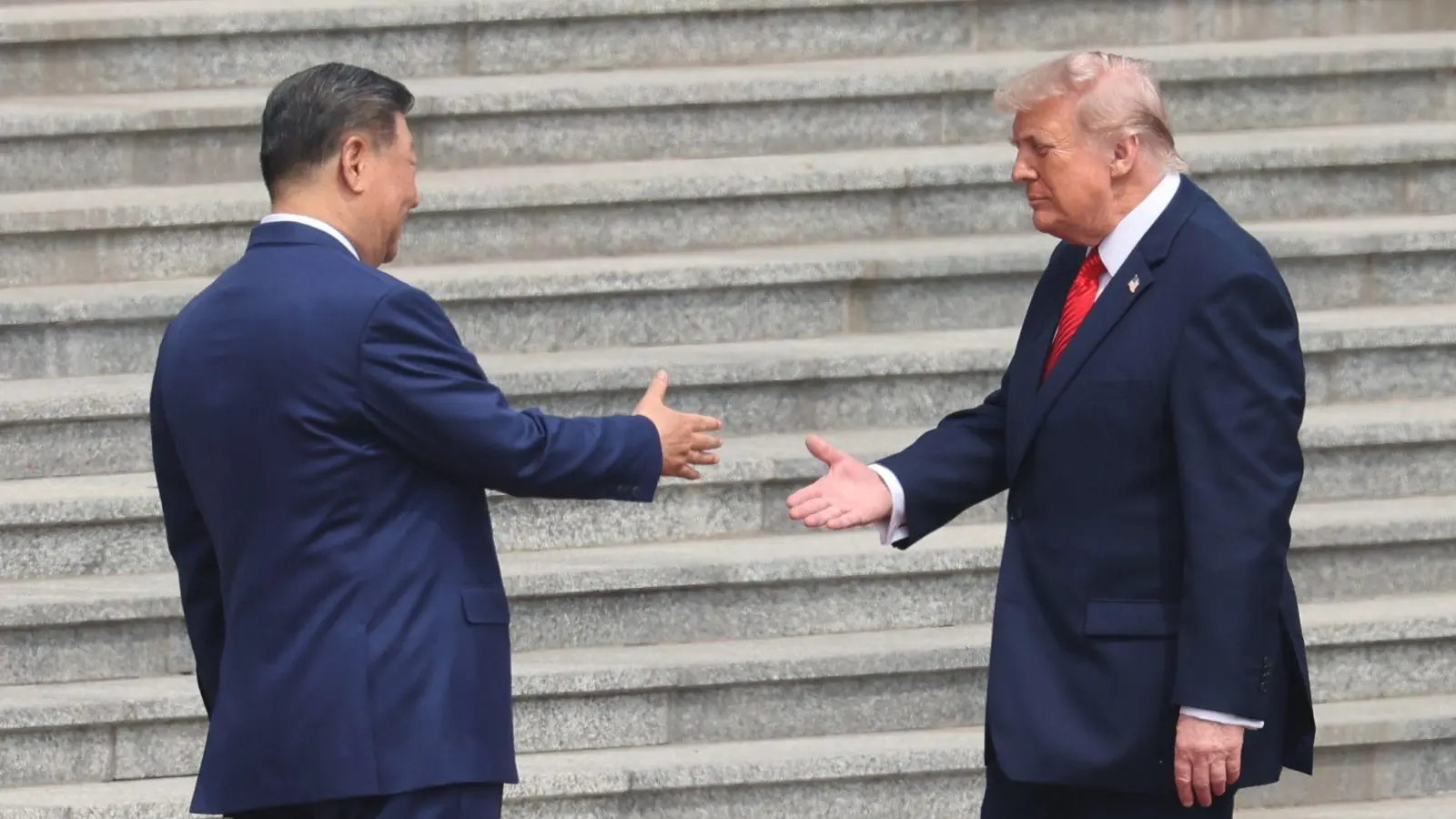 Trump trifft auf Xi.  (Foto: Maxim Shemetov/Pool Reuters/AP/dpa)