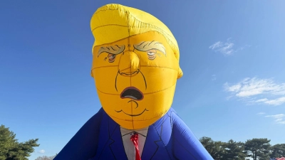 Die Proteste richten sich gegen Trump und seine Politik. (Foto: Anna Ringle/dpa)