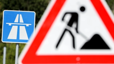 Gebaut werden muss an der A8 zwischen Chiemsee und Salzburg - doch wie, darüber gibt es Streit. (Symbolbild) (Foto: Jan Woitas/dpa-Zentralbild/dpa)