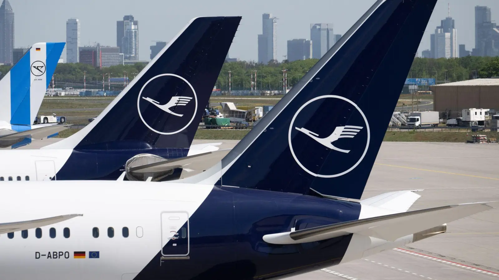 Der Iran-Krieg und Streiks bei der Lufthansa trüben die Aussichten für den Frankfurter Flughafen. (Archivbild) (Foto: Boris Roessler/dpa)