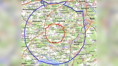 Weil im Landkreis Roth die Geflügelpest nachgewiesen wurde, sind rings um den betroffen Geflügelhalterbetrieb eine Sperrzone (rote Markierung) und eine Überwachungszone (blaue Markierung) eingerichtet worden. Letztere reicht auch in den Landkreis Ansbach hinein. (Foto: Landratsamt Ansbach)