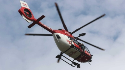 Die drei Schwerverletzten wurden mit Hubschraubern in Krankenhäuser gebracht. (Symbolbild) (Foto: Bodo Schackow/dpa)