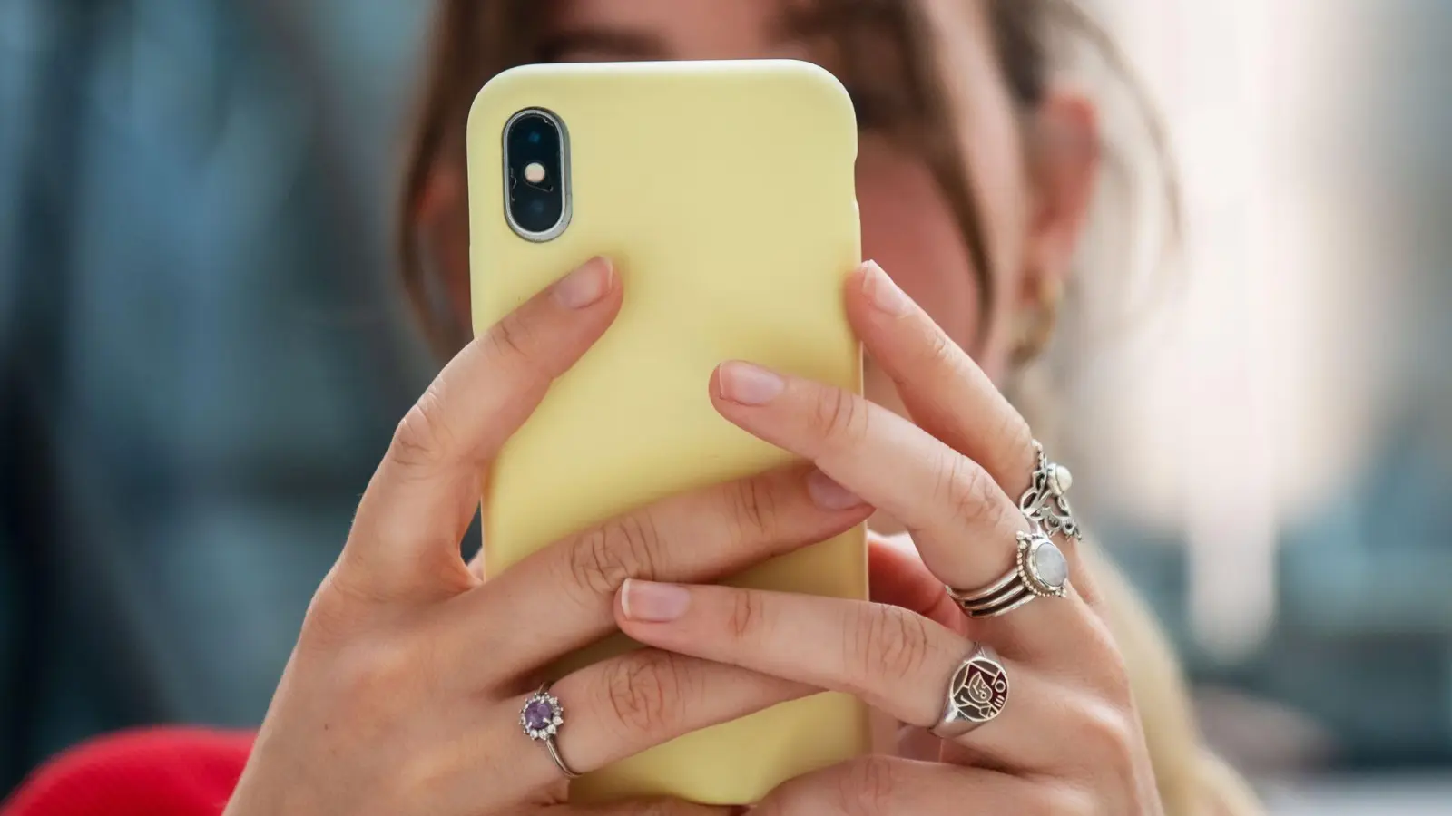 Nicht jeder Kunde ist betroffen. Wer infrage kommt, sollte in nächster Zeit mit Spam-E-Mails, Phishing-Versuchen oder auch betrügerischen Anrufen rechnen. (Foto: Bernd Diekjobst/dpa-tmn)