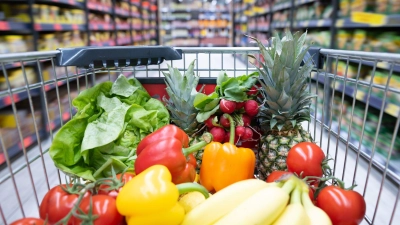 Die Preise für Obst und Gemüse im Supermarkt steigen nicht mehr so schnell.   (Foto: Sebastian Kahnert/dpa)