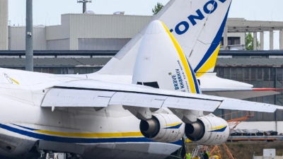 Bis heute hat sich die Bundesregierung nicht öffentlich dazu geäußert, wer aus ihrer Sicht hinter der Drohnen-Attacke auf dem Leipziger Flughafen steckt. (Archivbild)  (Foto: Hendrik Schmidt/dpa)