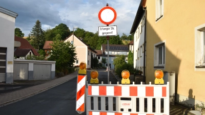Weiterhin gesperrt ist die Erlanger Straße in Wilhelmsdorf. (Foto: Ute Niephaus)