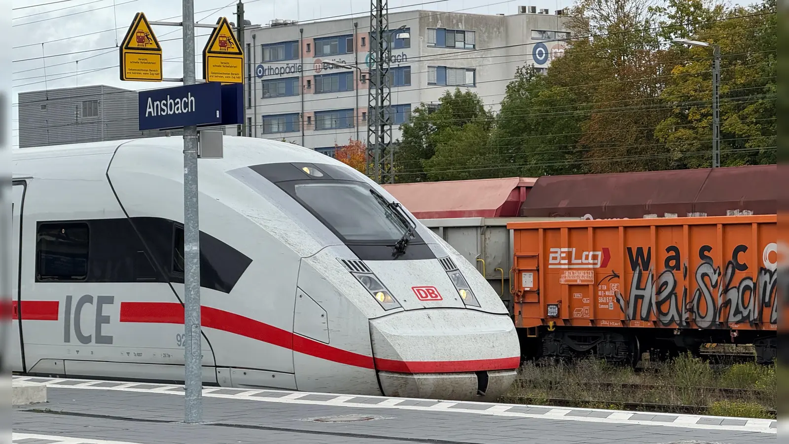 Die neue ICE-Verbindung zwischen Stuttgart und Berlin wird ohne Halt über Ansbach fahren, könnte aber dennoch Folgen für den Regionalverkehr haben. (Foto: Manfred Blendinger)