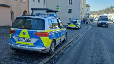 Einen konkreten Hinweis darauf, wo sich der Mann aufhalten könnte, hat die Polizei derzeit nicht. (Archivbild) (Foto: Markus Zechbauer/zema-medien.de/dpa)