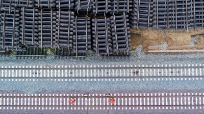 Kein Geld für Neubaustrecken? (Foto: Julian Stratenschulte/dpa)