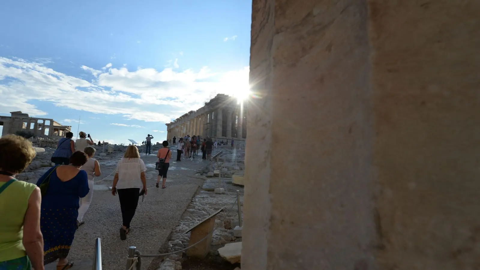 Touristenströme werden besser organisiert, um  die Sicherheit und Reiseerfahrung zu verbessern. (Foto: Andrea Warnecke/dpa-tmn)