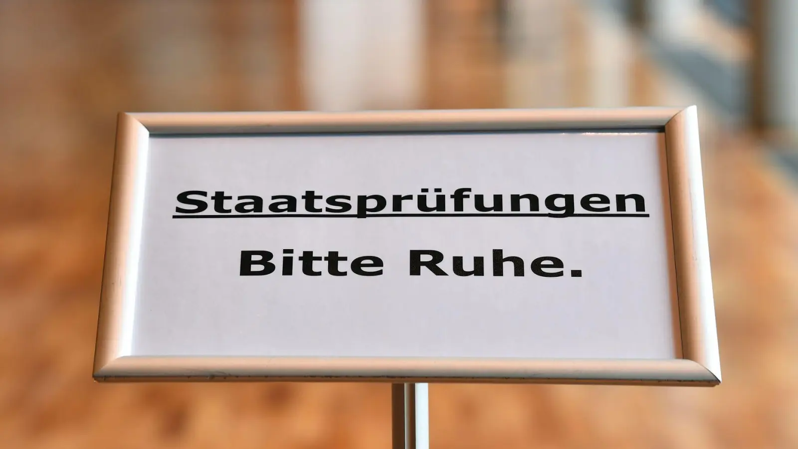 Die CSU ist offen für einen integrierten Jura-Bachelor (Symbol).  (Foto: Martin Schutt/dpa-Zentralbild/dpa)