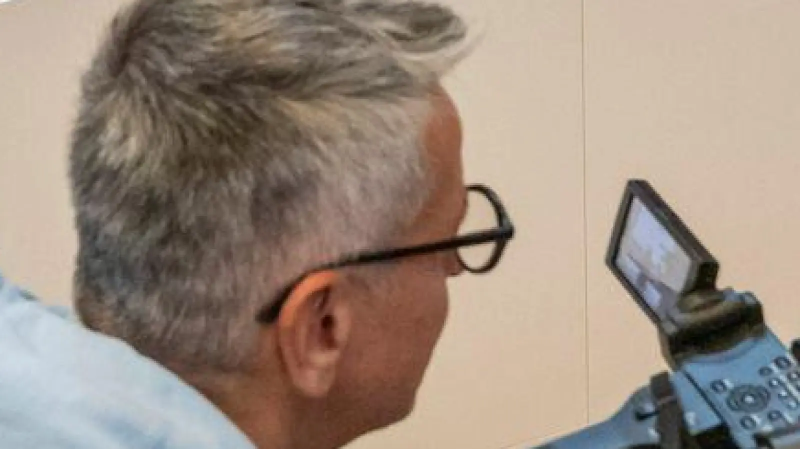 Die Angeklagten streiten die Vorwürfe ab. (Archivbild) (Foto: Peter Kneffel/dpa)