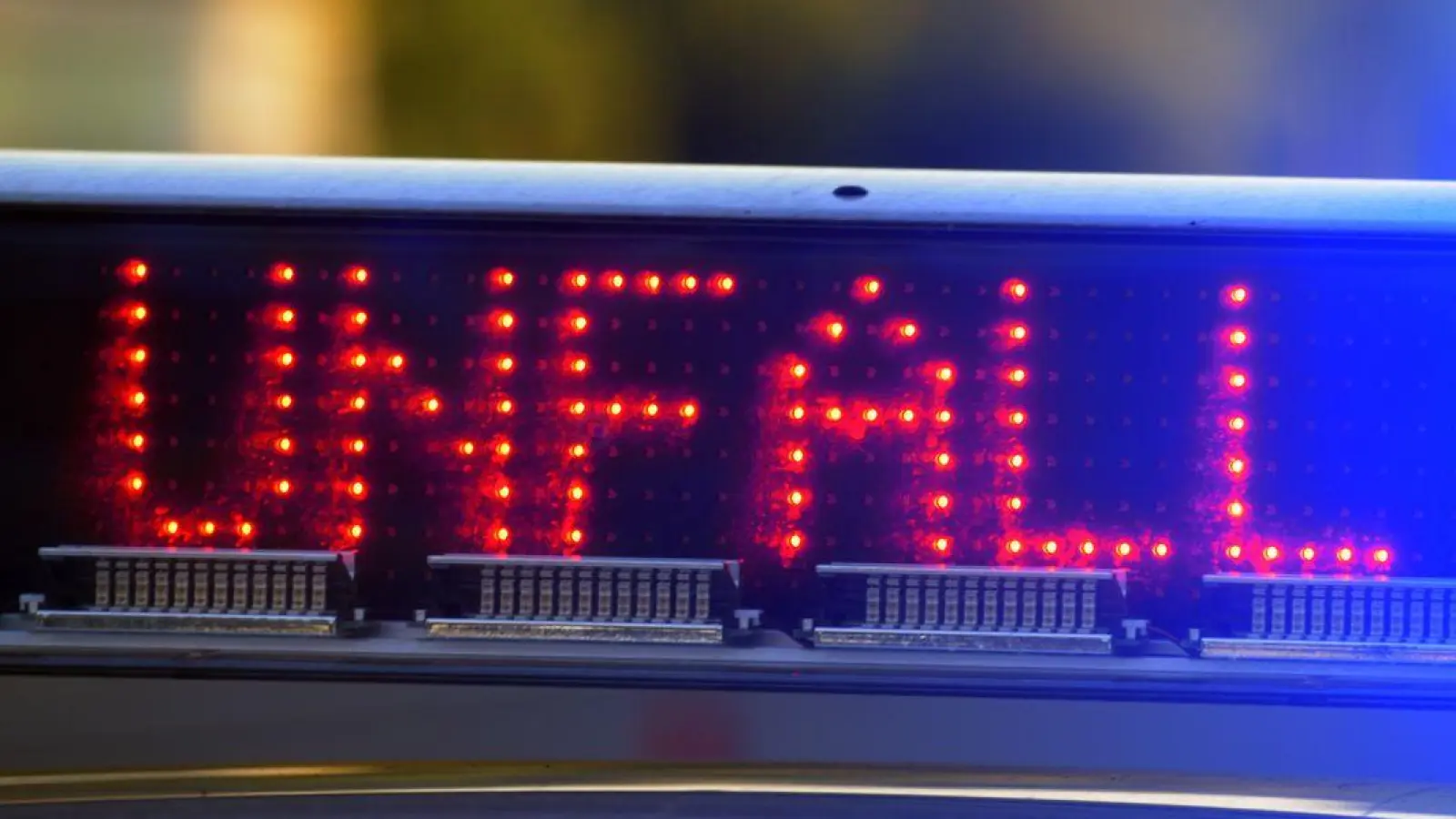 Die Polizei und der Rettungsdienst rückten aus. (Symbolbild) (Foto: Stefan Puchner/dpa)