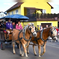 Die Vorfreude auf die beliebte Auracher Kirchweih ist wieder groß. Feiern auch Sie mit! (Foto: Werner Wenk)