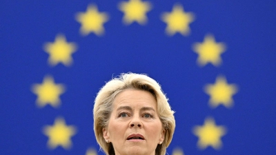 Die Präsidentin der Europäischen Kommission, Ursula von der Leyen, bei einer Rede im EU-Parlament in Straßburg. (Foto: Frederick Florin/AFP/dpa)