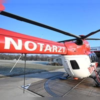 Ein Rettungshubschrauber brachte den 32-Jährigen in eine Spezialklinik. (Symbolbild) (Foto: Bernd Weißbrod/dpa)