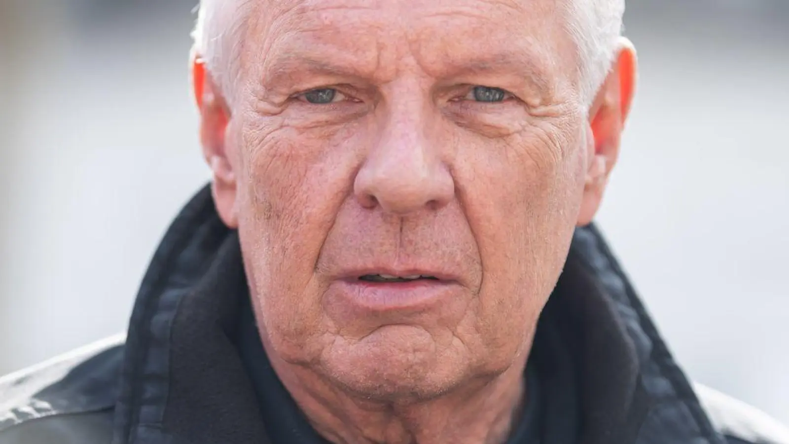 Dieter Reiter (SPD) will am 11. Mai in der ersten Sitzung des neuen Stadtrats seinem Nachfolger Dominik Krause die Amtskette überreichen. (Archivbild) (Foto: Lukas Barth-Tuttas/dpa)