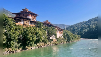 Königspalast mit Kloster am Zusammenfluss von Pho Chhu und Mo Chhu: Punakha Dzong.  (Foto: Bernhard Krieger/dpa-tmn)