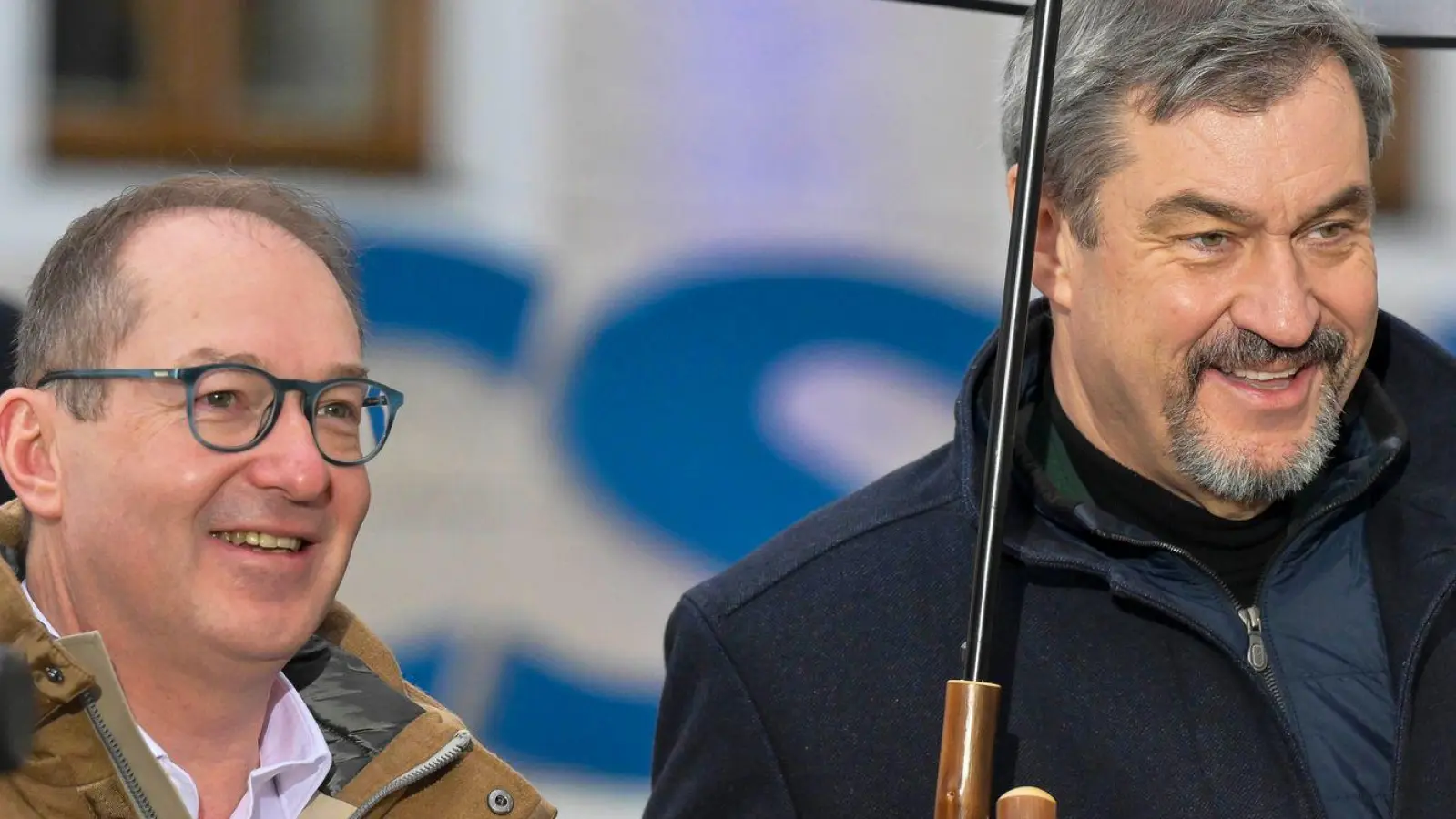 Bereits vor einem Jahr erhoben Alexander Dobrindt und Markus Söder (beide CSU) auf der Klausur in Seeon teils scharfe Forderungen. (Archivbild) (Foto: Peter Kneffel/dpa)