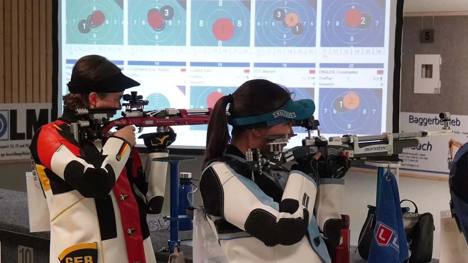 Lara Engler (rechts) an Position eins punktete doppelt für Ickelheim, auch gegen Jolanda Prinz (links). (Foto: Markus Retta)