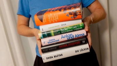 Sechs aus zwanzig: Die Shortlist beim Deutschen Buchpreis steht fest. (Foto: Lena Everding/Börsenverein/dpa)