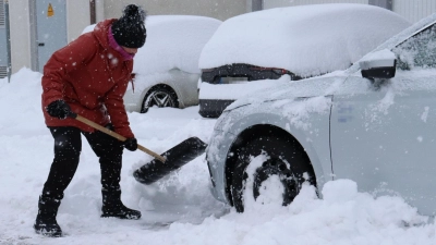„Wohin mit dem vielen Schnee?”, lautete nach dem außergewöhnlich ergiebigen Niederschlägen der letzten Woche die Frage für Privatleute und die Kommunen. (Archivbild: Antonia Müller)