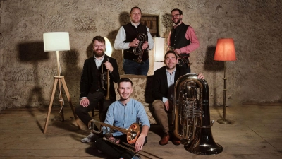 Das Dinkelsbühler Blechbläserensemble spielt den Soundtrack der „Fairy Fails”.  (Foto: Katja Mangold)