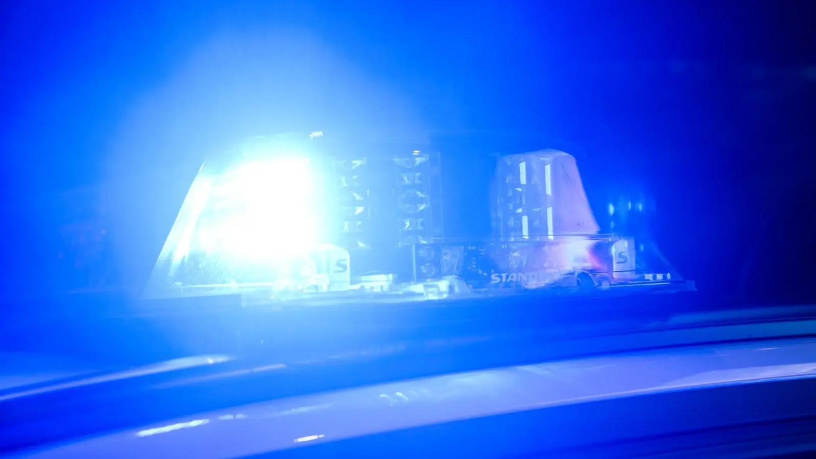 Die Beamten entdeckten den Schaden bei einer nächtlichen Fahndung. (Symbolbild) (Foto: Julian Stratenschulte/dpa)