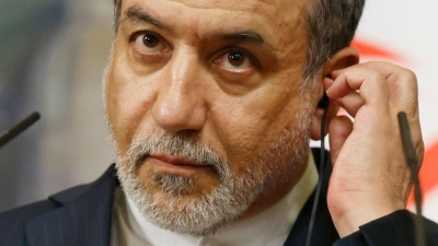 Der Chamenei ist nach Angaben des iranischen Außenministers wohl am Leben. (Archivfoto) (Foto: Tatyana Makeyeva/Pool AFP/dpa)